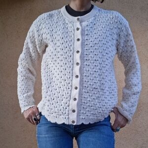 90s Cream Cardigan Scallope Hem Sweater